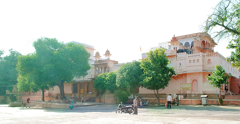 द्वारकाधीष मंदिर